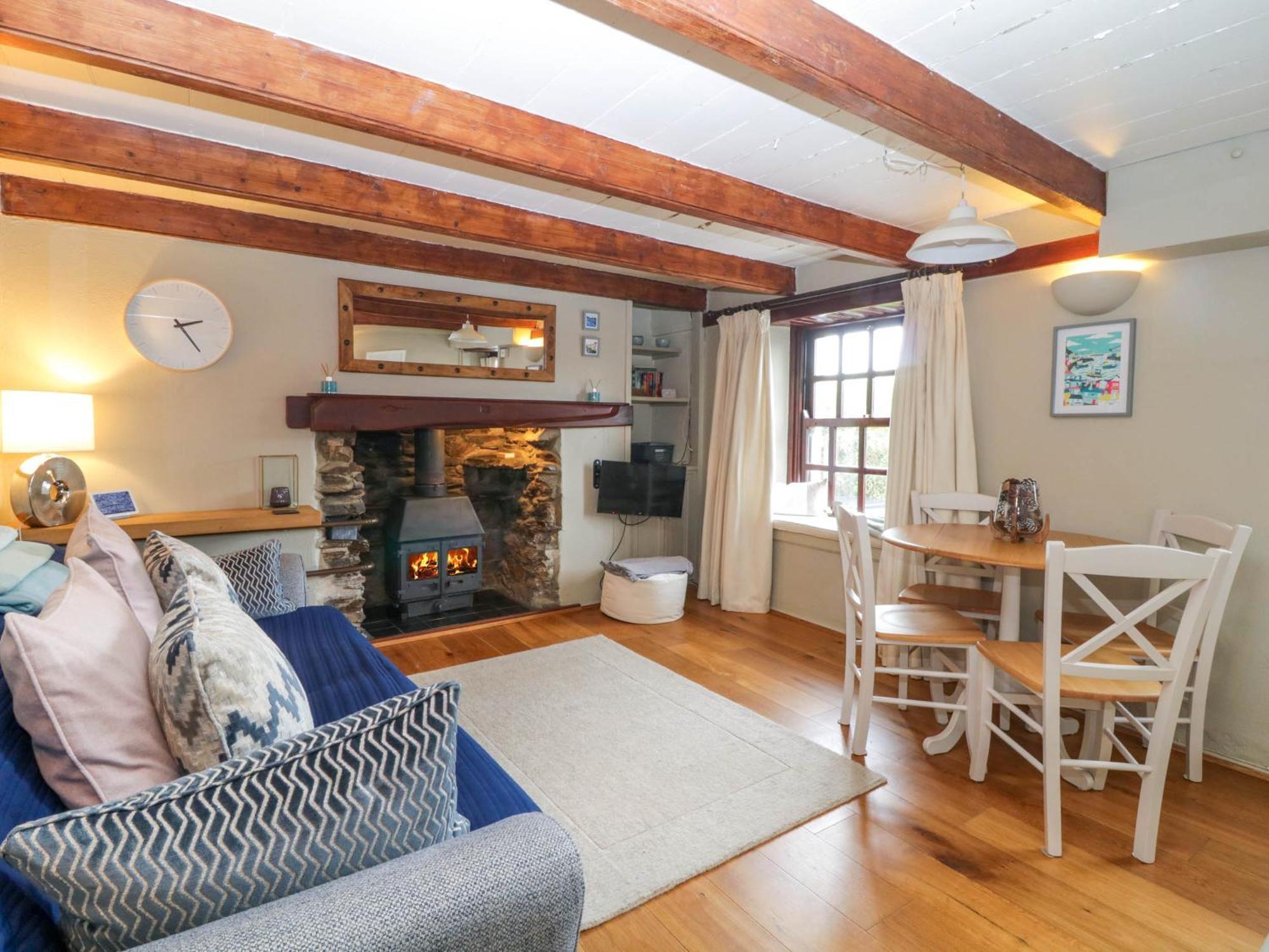 4 Trenhaile Terrace Truro
