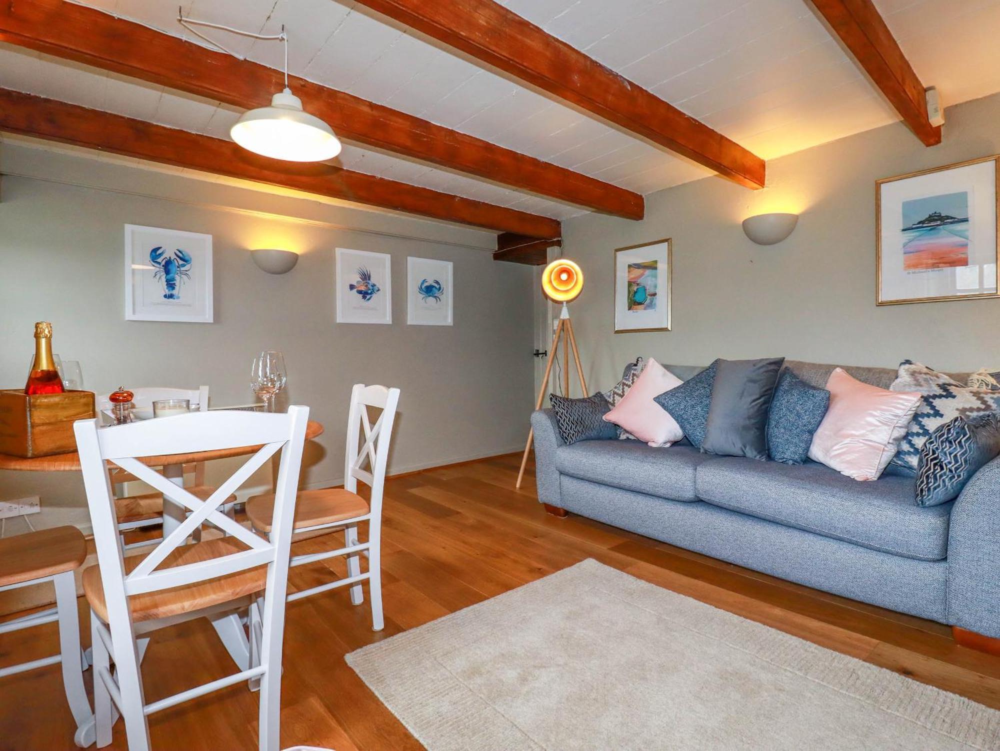 4 Trenhaile Terrace *